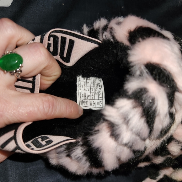 UGG Fluff Yeah Animalia Slides - Picture 3 of 3